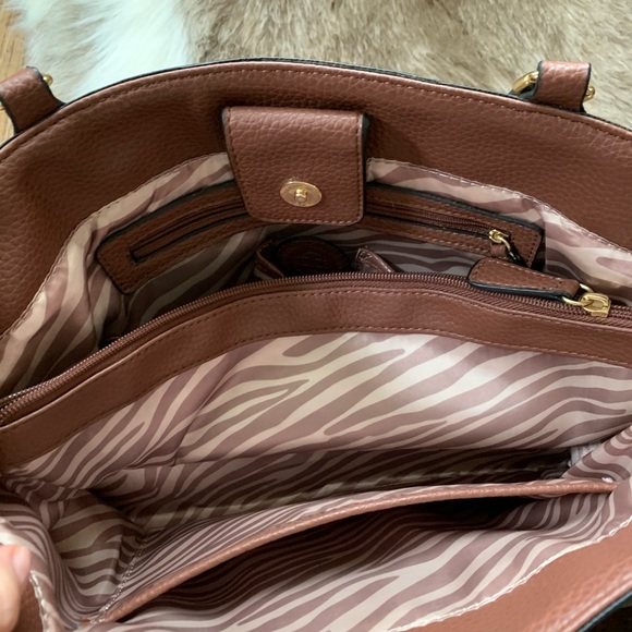 DANA BUCHMAN PURSE - Picture 8 of 8